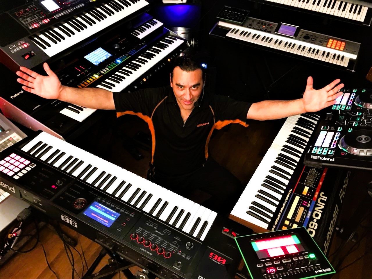 César A. Guzmán Muñoz — Arsenal Roland