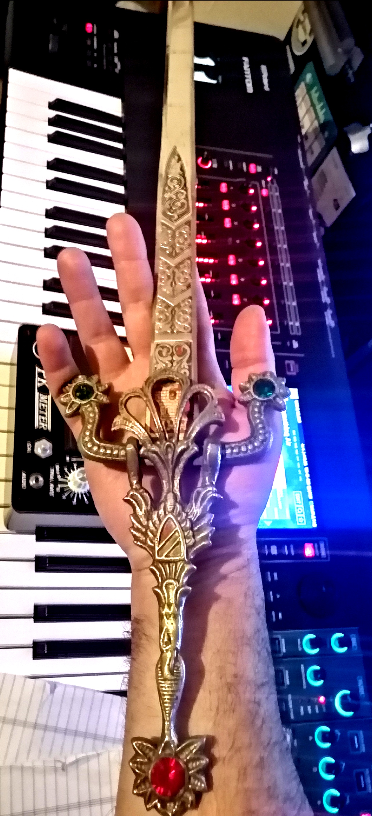 La Espada sobre el PK Meter y Roland Fantom